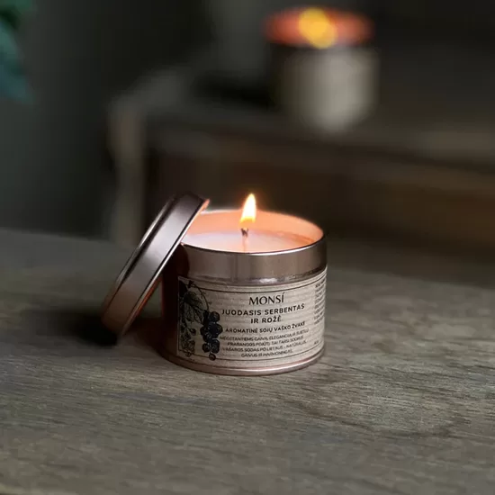 100ml. Aromatinė žvakė Juodieji serbentai + rožė