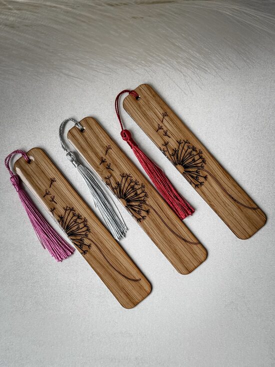 Ąžuolinis skirtukas knygai pienės pūkas