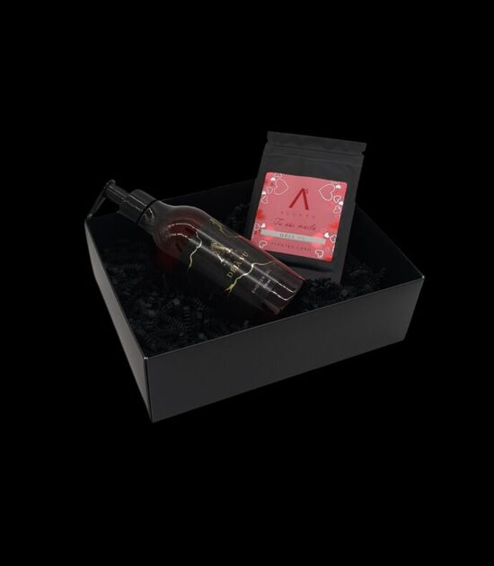 Dovanų rinkinys dušo gelis 300 ml ir aromatizuota automobilinė kortelė