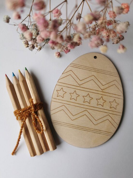 Medinis spalvinamas kiaušinis