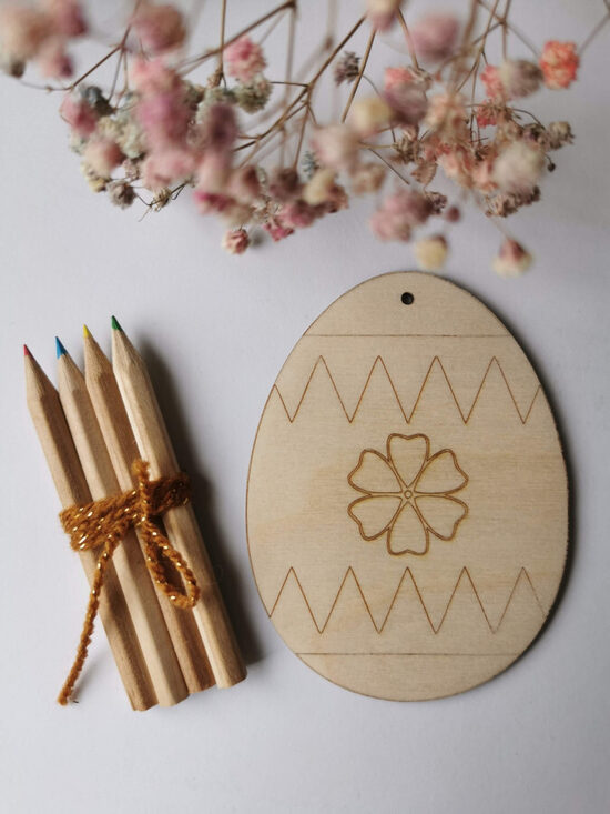 Medinis spalvinamas kiaušinis A