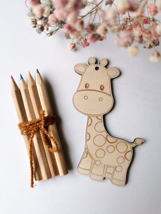 Medinė žirafa spalvinimui