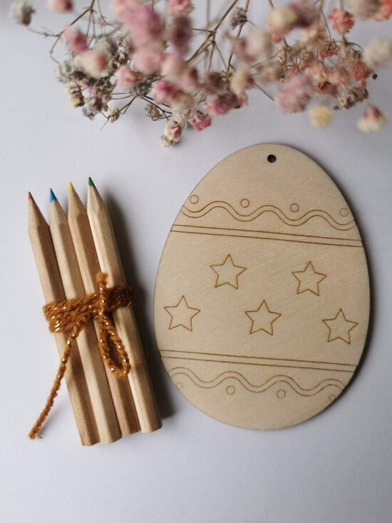 Medinis spalvinamas kiaušinis B